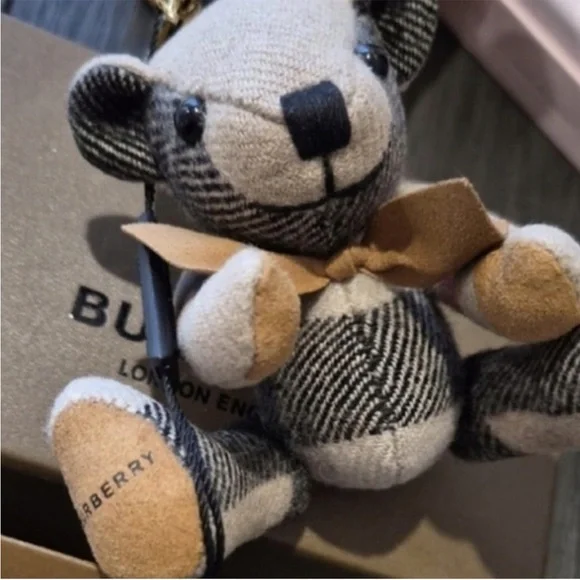 Burberry Keychain - Picture 7 of 8